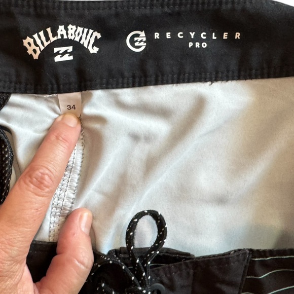 Billabong Men’s Boardshorts size 34 - Picture 3 of 5